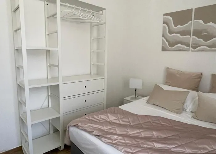 Domus Emilia Appartement *